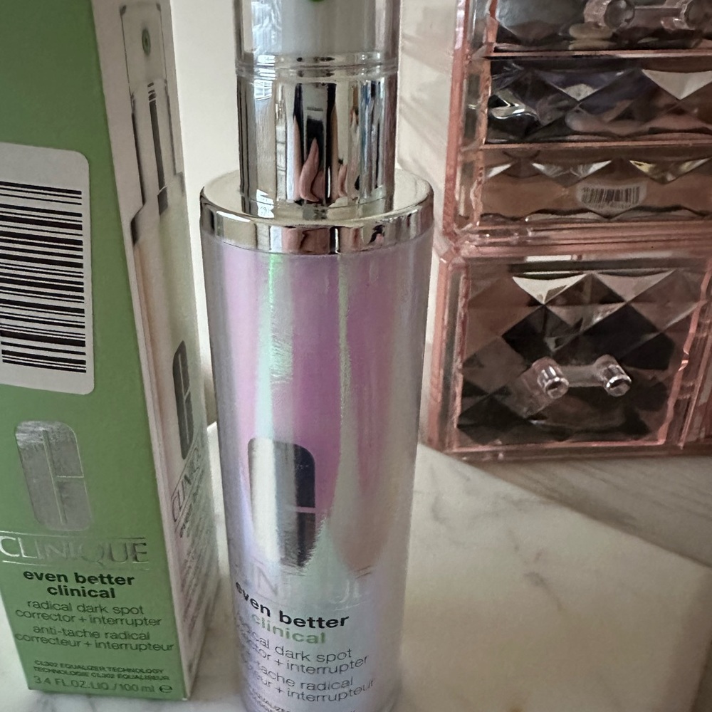 Clinique Even Better Clinical Serum Dark Spot Corrector and Interuppter Serum
